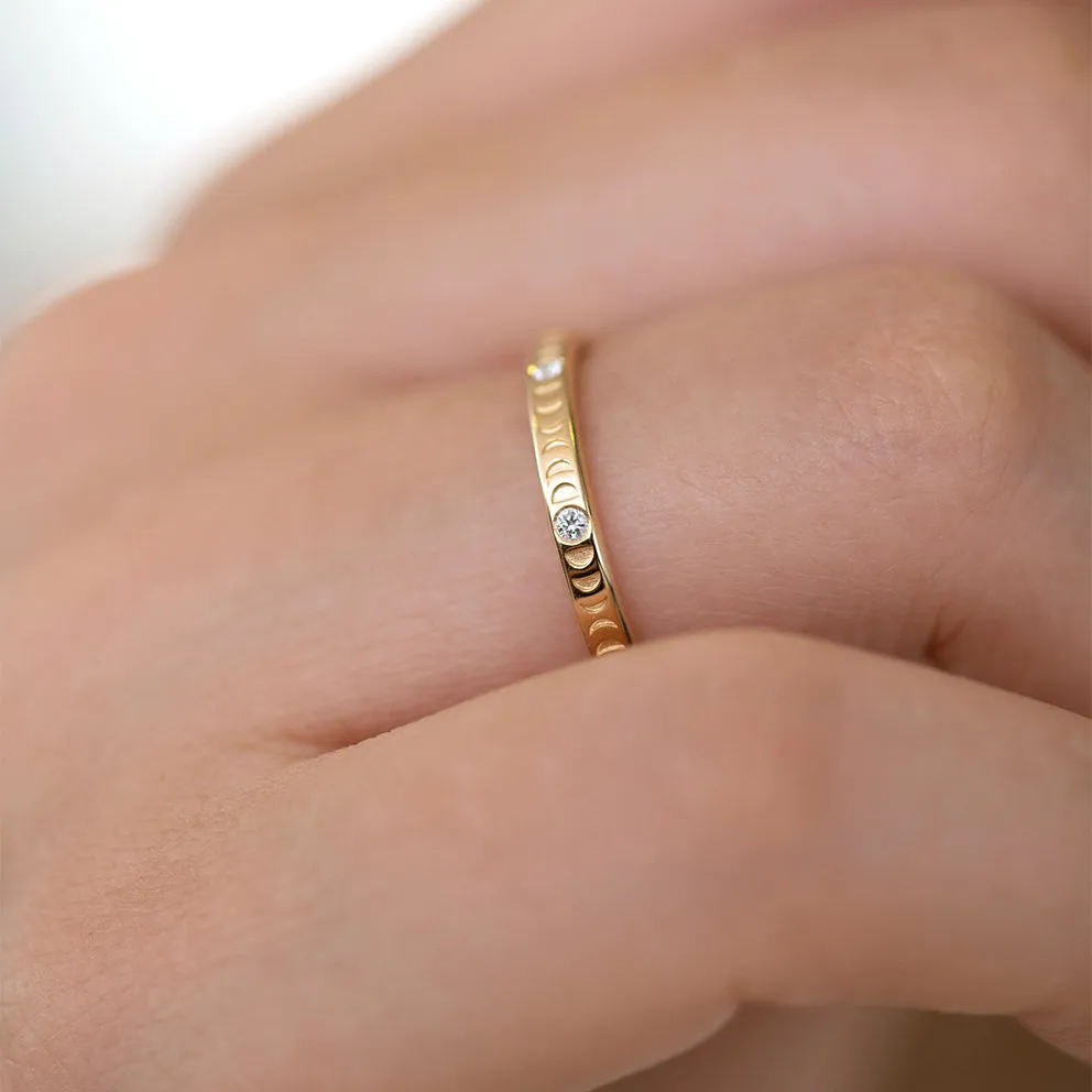 Moon Phase Ring with Full Moon Diamonds - Thin